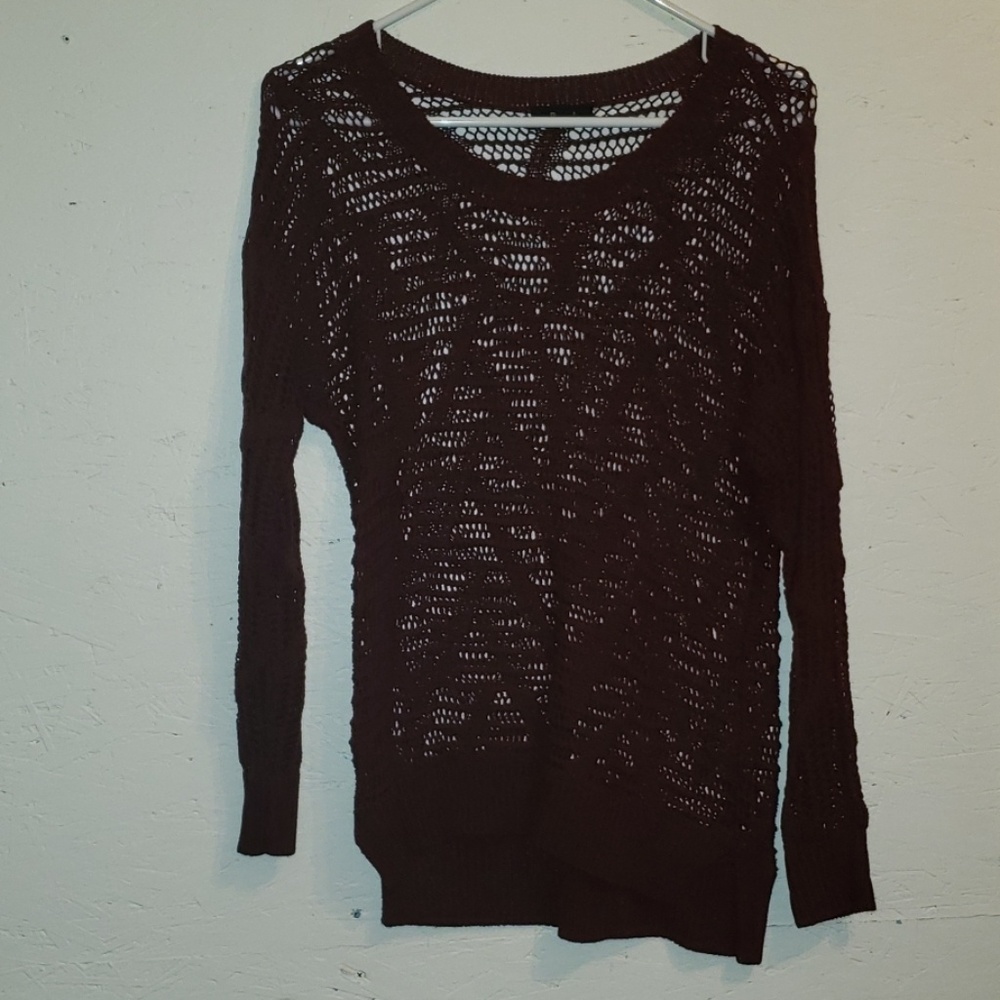 Burgundy yarn long sleeve top